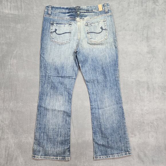 Maurices Jeans Taylor Boot Cut Size 11/12 Short Distressed - Picture 2 of 10